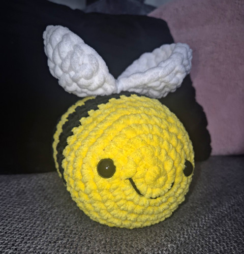 Handmade crochet bumblebee - handmade,