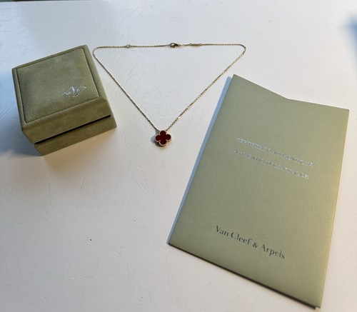 Van cleef arpels alhambra - &,