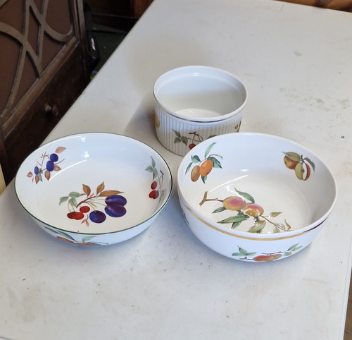 Royal worcester evesham gold - worcester,