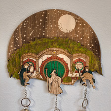 Hobbit House Wooden Key Holder Set – Wall Mounted Key Organizer - Hobbit Themed