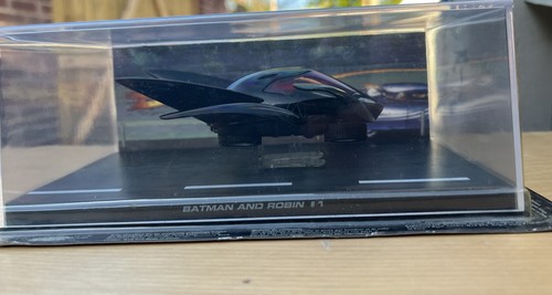 Batman automobilia definitive - batman,