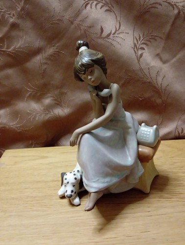 Lladro chit chat 5466 - chit-chat, girl