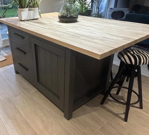 Very large kitchen - very, plus