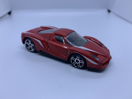 Hot wheels enzo - hot,