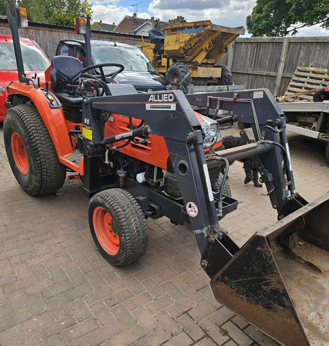 Kubota stv40 orange - orange, compact