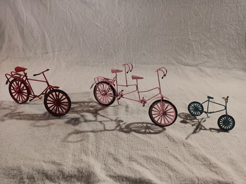 Vintage model wire frame - model, red