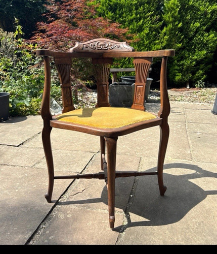Queen anne corner - queen, chair
