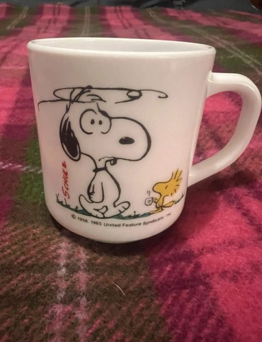 Vintage snoopy milk glass - glass, cup