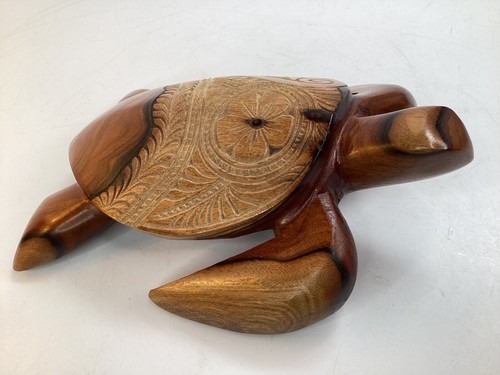 Large hand carved in - 9”,