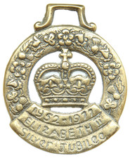 Vintage Brass Horse Saddle Harness Medallion ''Elizabeth II Silver Jubilee''