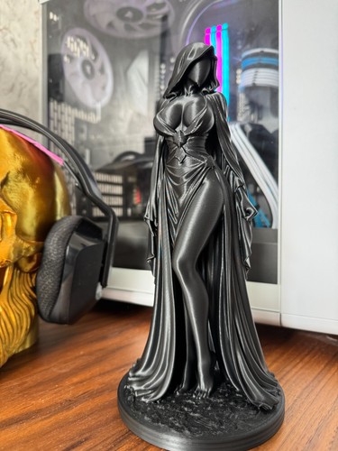 Hooded death maiden - hooded,