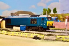 Hornby R3268 Class 67 + FULL