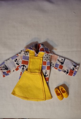 Sindy doll yellow bib - sindy,
