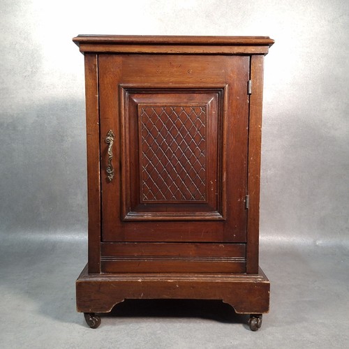 Gramophone record cabinet - record,