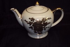 Vintage Mid 20th Century Sadler Cream & Gilt Floral Teapot