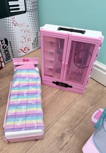 Large barbie bed and - barbie,