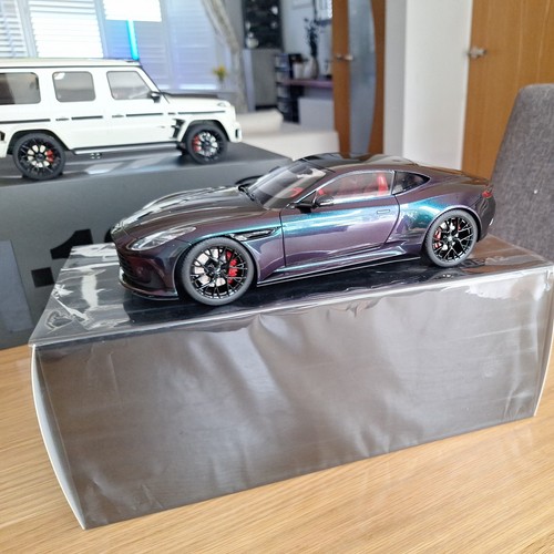 Scale aston martin db12 - 1/18,