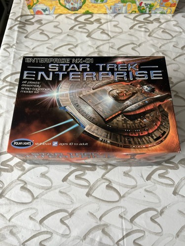 Polar lights star trek - -star,