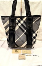 Burberry Beat Check Victoria