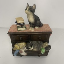 Vintage Leonardo Collection Cat Ornament “Peace and Quiet” Figurine 1998