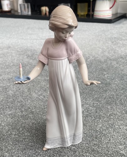 Nao lladro porcelain - by,