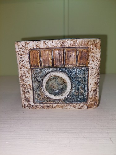 Troika square vase