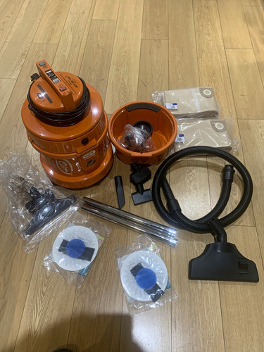 Very powerful vacuum - , cleaner
