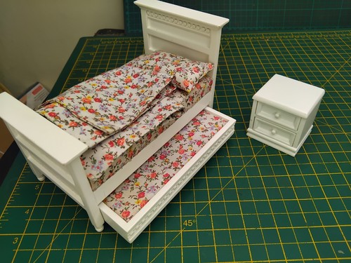 Dolls house miniature trundle - dolls,