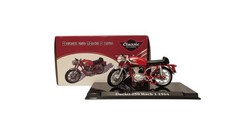 1:24 Scale Model Motorbike
