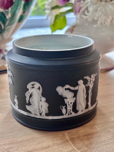 Antique wedgwood black - ,