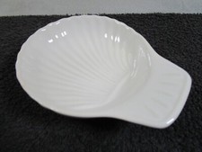 Lovely White Glaze Ceramic Clam Shell Shape Soap Dish