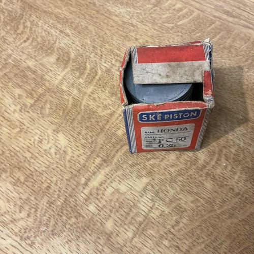 Honda pc50 piston - piston, nos