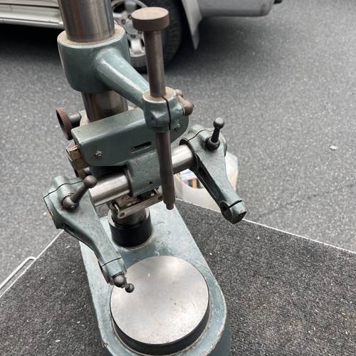 Instrument stand metrology - instrument,