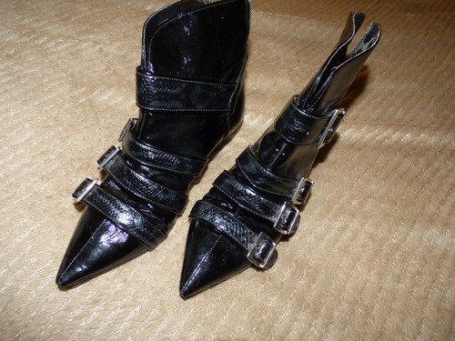Lovely black with straps - black,