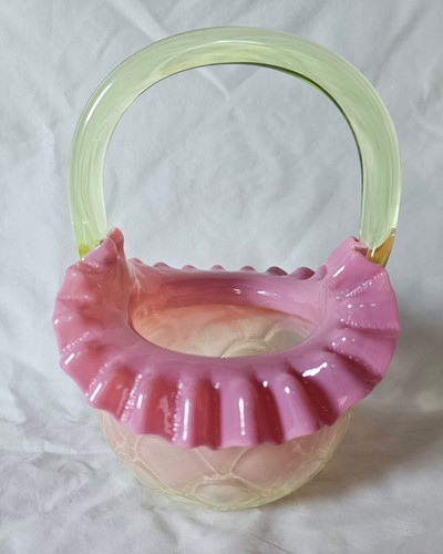 Pretty antique glass vaseline - antique,