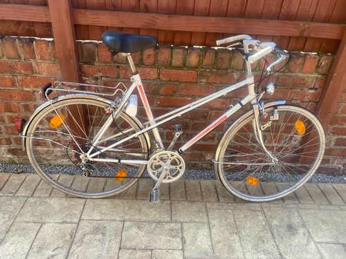 Kunsting white bicycle retro - kunsting,
