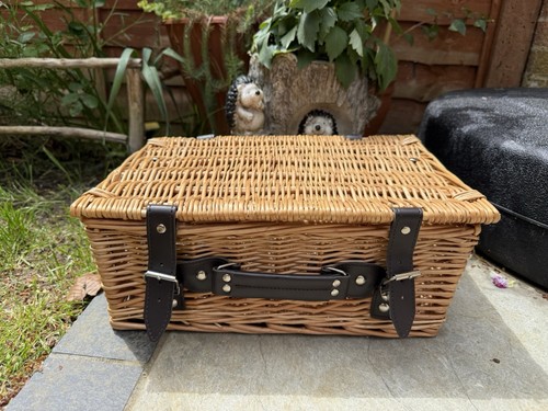 Vintage wicker picnic hamper - wicker,