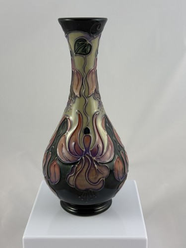 Moorcroft fuchsia vase - moorcroft, by