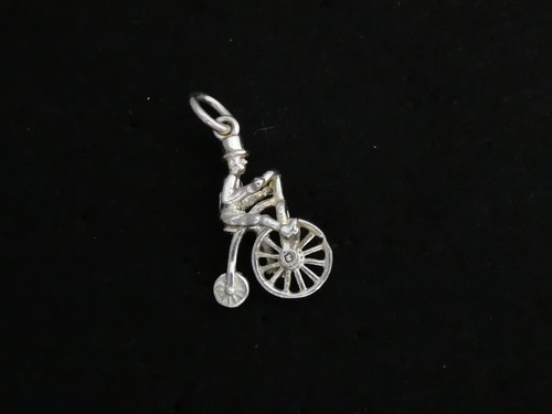 Pretty white metal silver - pretty,