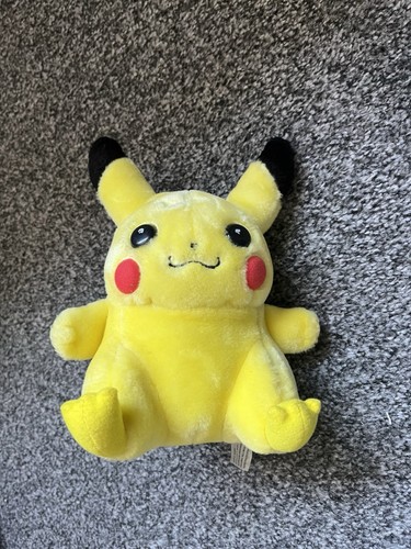 1998 pikachu pokemon hasbro - pikachu,