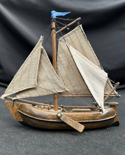 Vtg detailed wooden pond - vtg,