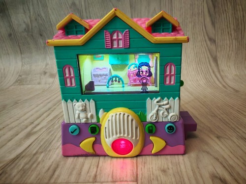 Pixel chix babysitter house - pixel,