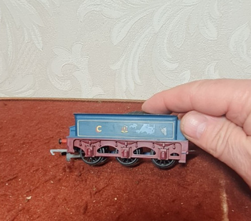 Hornby triang caledonian - hornby, cr