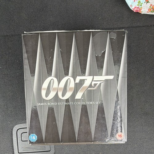 James bond 007 - james, ultimate