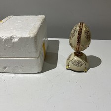 heirloom porcelain jewel of nature robin musical egg New In Box