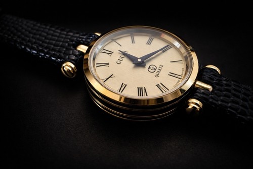 Vintage gucci ladies watch - ladies,