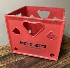 Vintage Metzger's Dairy Red Milk Bottle Crate San Antonio, TX Bordens VERY RARE