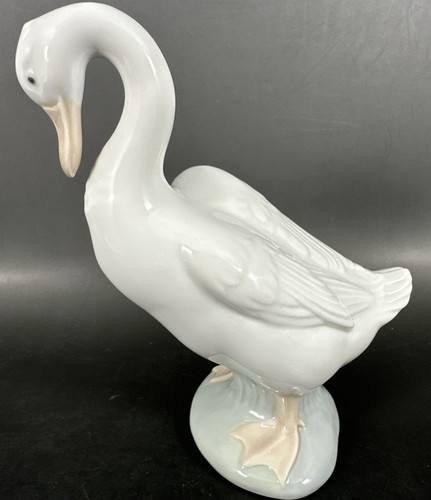 Nao lladro porcelain swan - nao,