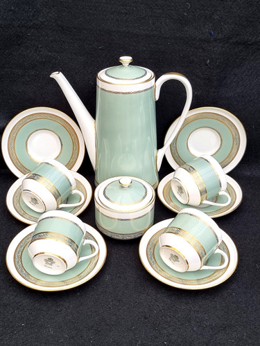 Rare piece set of aynsley - piece,