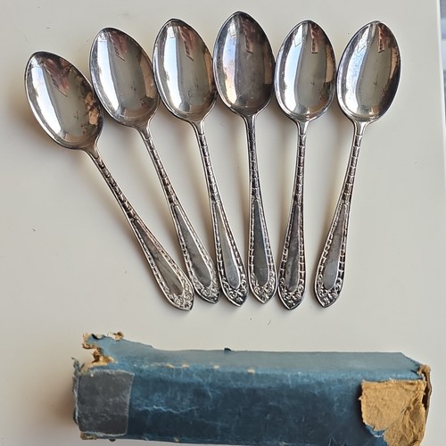 Set silver plate spoons - of, 6